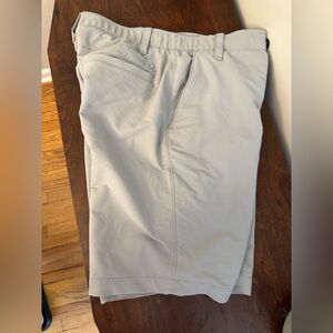 Under Armour Men's Light Gray Flat Front Shorts